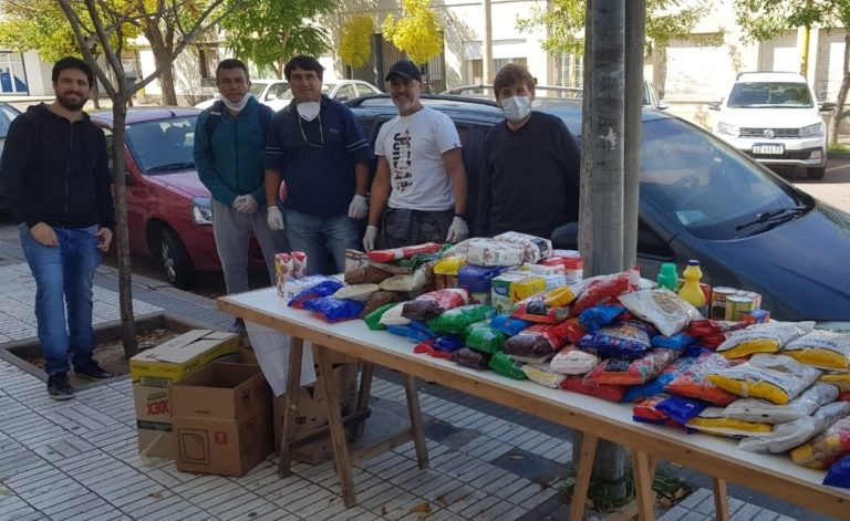 La Liga de Veteranos de fútbol reunió una gran cantidad de mercadería para donar a familias vulnerables