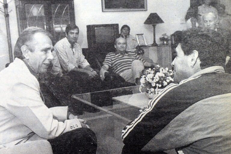 Marín y Maradona en Casa de Gobierno: “Una visita muy grata y donde habló muy bien del pampeano”