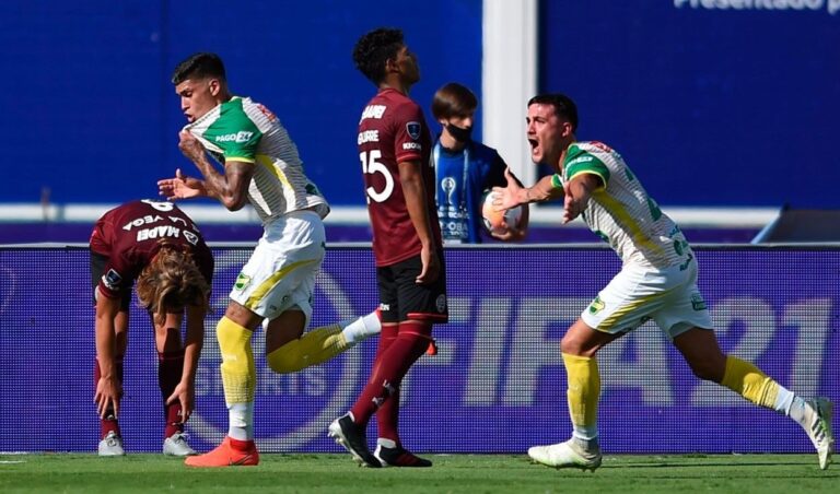 Defensa y Justicia goleó al Lanús del pampeano Luis Zubeldía y salió campeón de la Copa Sudamericana
