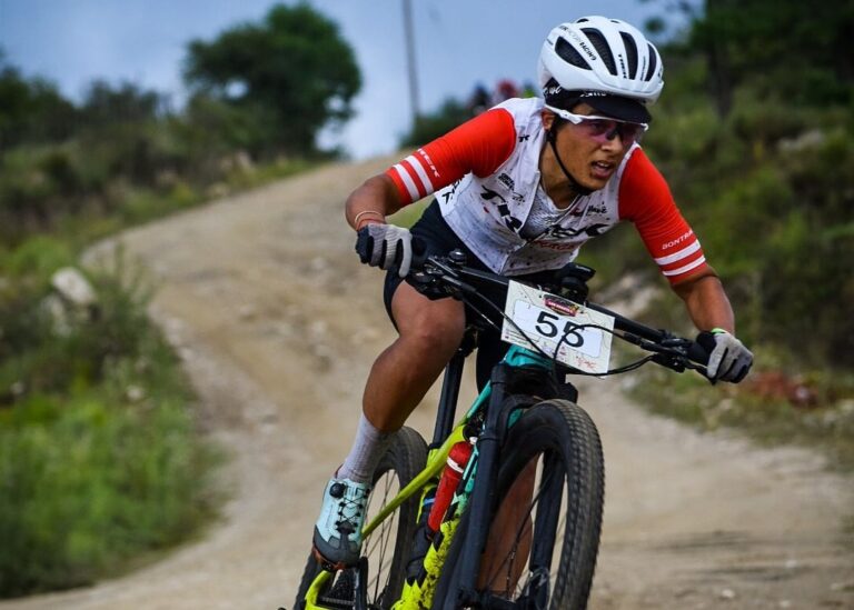 La ciclista piquense, Yesica Cantelmi, se coronó campeona del MTB realizado en Los Reartes, el pasado fin de semana