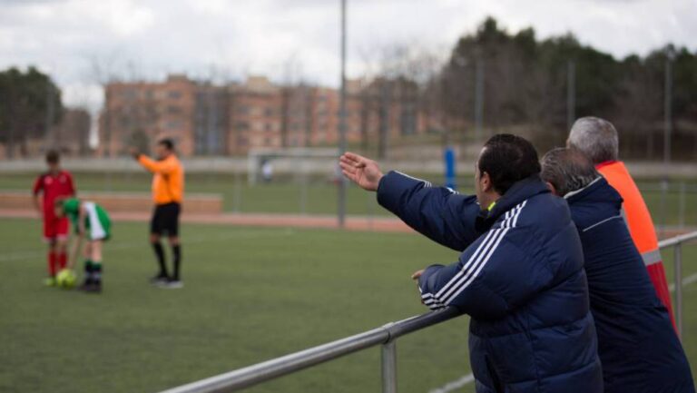 Violencia en el fútbol infantil: «El derecho fundamental de un niño que hace deporte es practicarlo para divertirse, jugar y aprender»