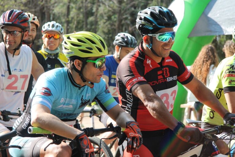 14 fotos de la celebraron del aniversario de la universidad con un Duatlón en General Pico