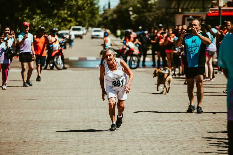 Multitudinaria correcaminata aniversario «KILÓMETRO Y PICO»: Mirá los resultados en las distintas categorías