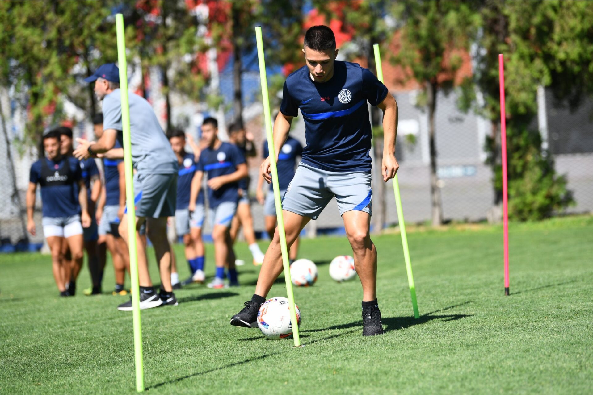Pedro Troglio destacó al piquense Julián Palacios: «Hay jugadores con un futuro enorme»