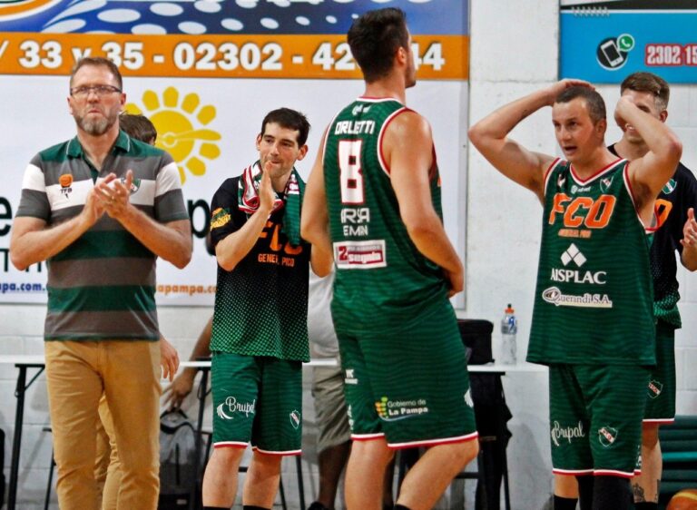 Pablo Wendebourg, técnico del equipo profesional de básquetbol de Ferro de Pico “el equipo tiene sólo cuatro fichas mayores y el resto son jugadores sub-23 y sub-21”