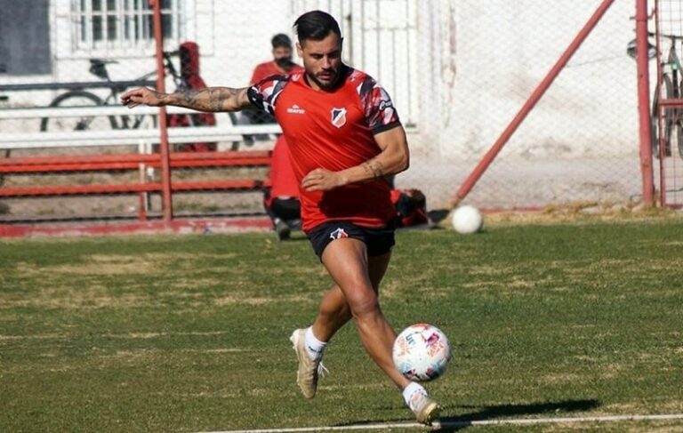 El delantero piquense Gonzalo «Toro» Parisi es nuevo refuerzo de la Unió Esportiva Sant Julià, equipo de la Primera División de Andorra