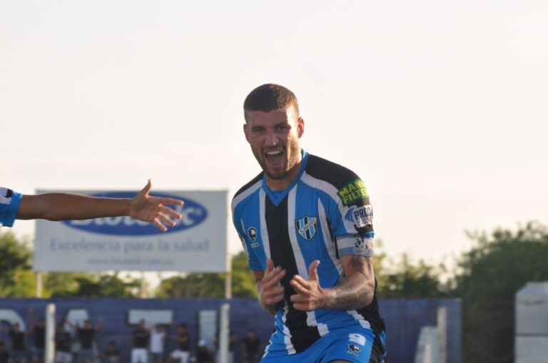 Gracias a un golazo del pampeano Nicolás Servetto, Almagro derrotó a Sacachispas