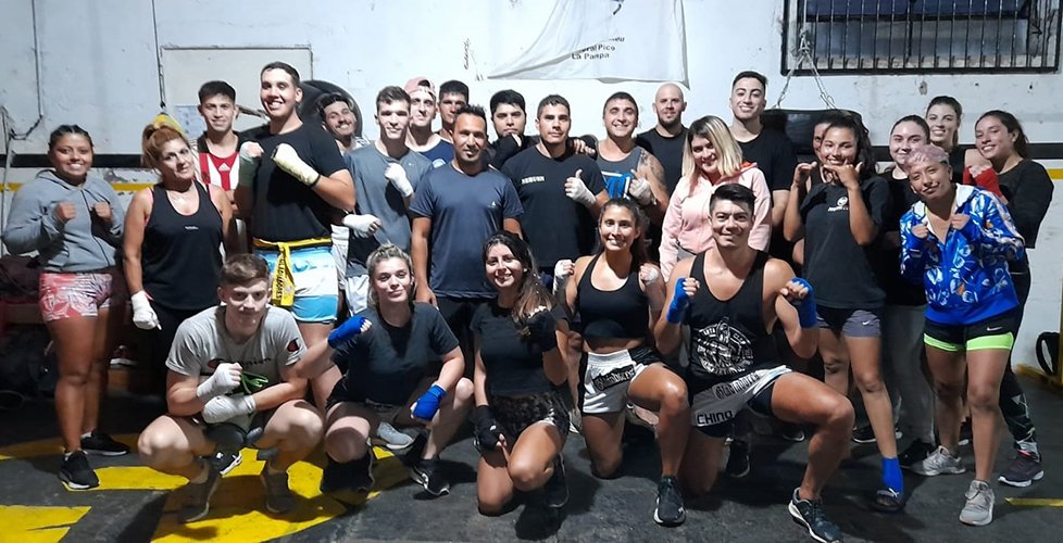 La escuela de kick boxing “Team Gladiadores” ya cuenta con personería jurídica y presenta variadas actividades