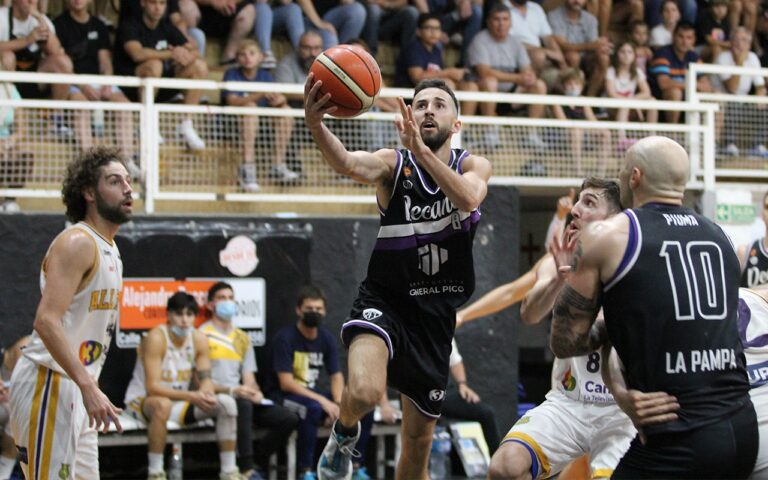 Liga Federal de Básquet: «Es muy importante sacarle una diferencia a Ferro que es un equipo que no se desprende de la punta», aseguró Agustín Bualó