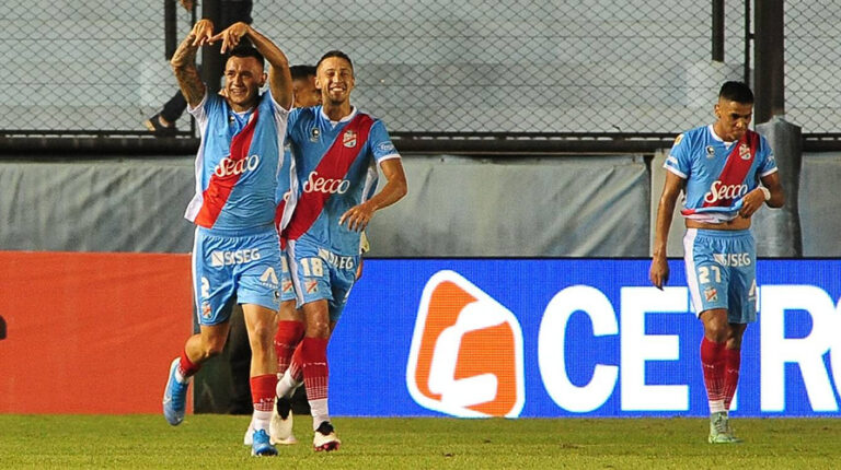 El pampeano Ignacio Gariglio hizo un increíble gol de chilena para el empate de Arsenal ante Godoy Cruz