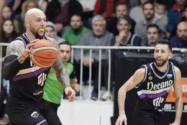 Liga Federal de Básquet: Pico FBC cayó en tiempo suplementario y nuevamente definirá la serie en el Parque “Angel Larrea”