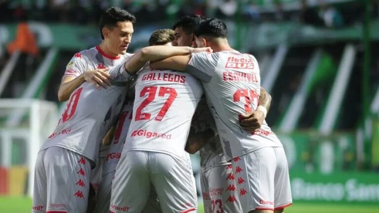 Con la presencia de los piquenses Julián Palacios y Facundo Agüero, Unión le ganó un partidazo a Banfield y se prendió arriba