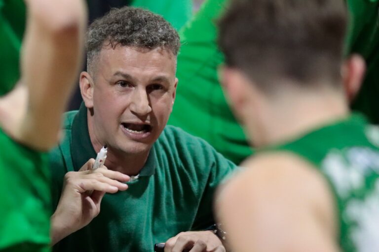 «Espero que este Pre Federal siga como arrancó, con todas las canchas repletas, eso hacía muchos años que no se veía en La Pampa» indicó el entrenador de Ferro, Diego Alba