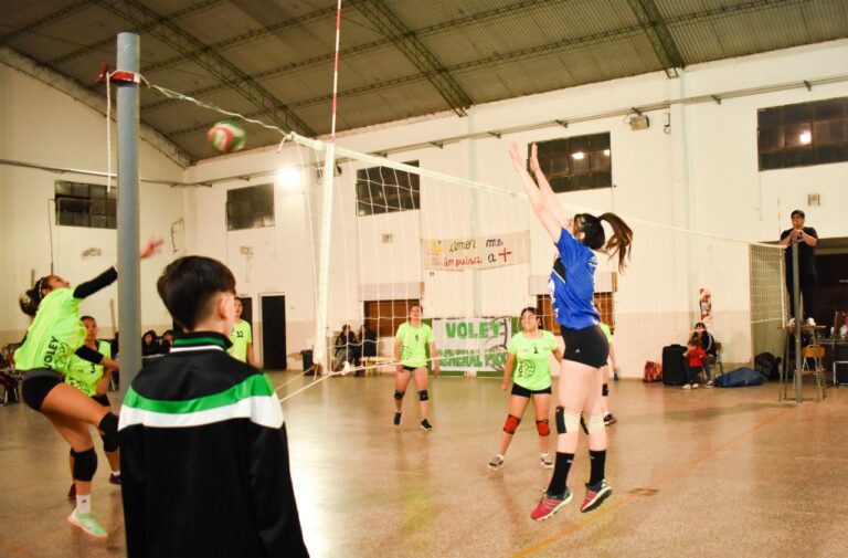 Se disputó la segunda fecha de la Liga Municipal de vóley en el «Campito Centenario»