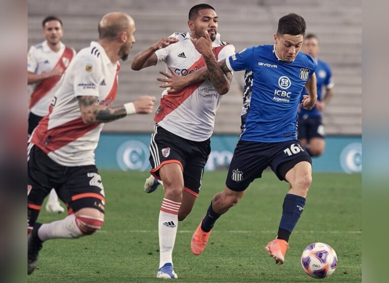El piquense Rodrigo Garro y Pablo Solari fueron titulares y protagonistas del partido que Talleres le ganó a River en el Monumental