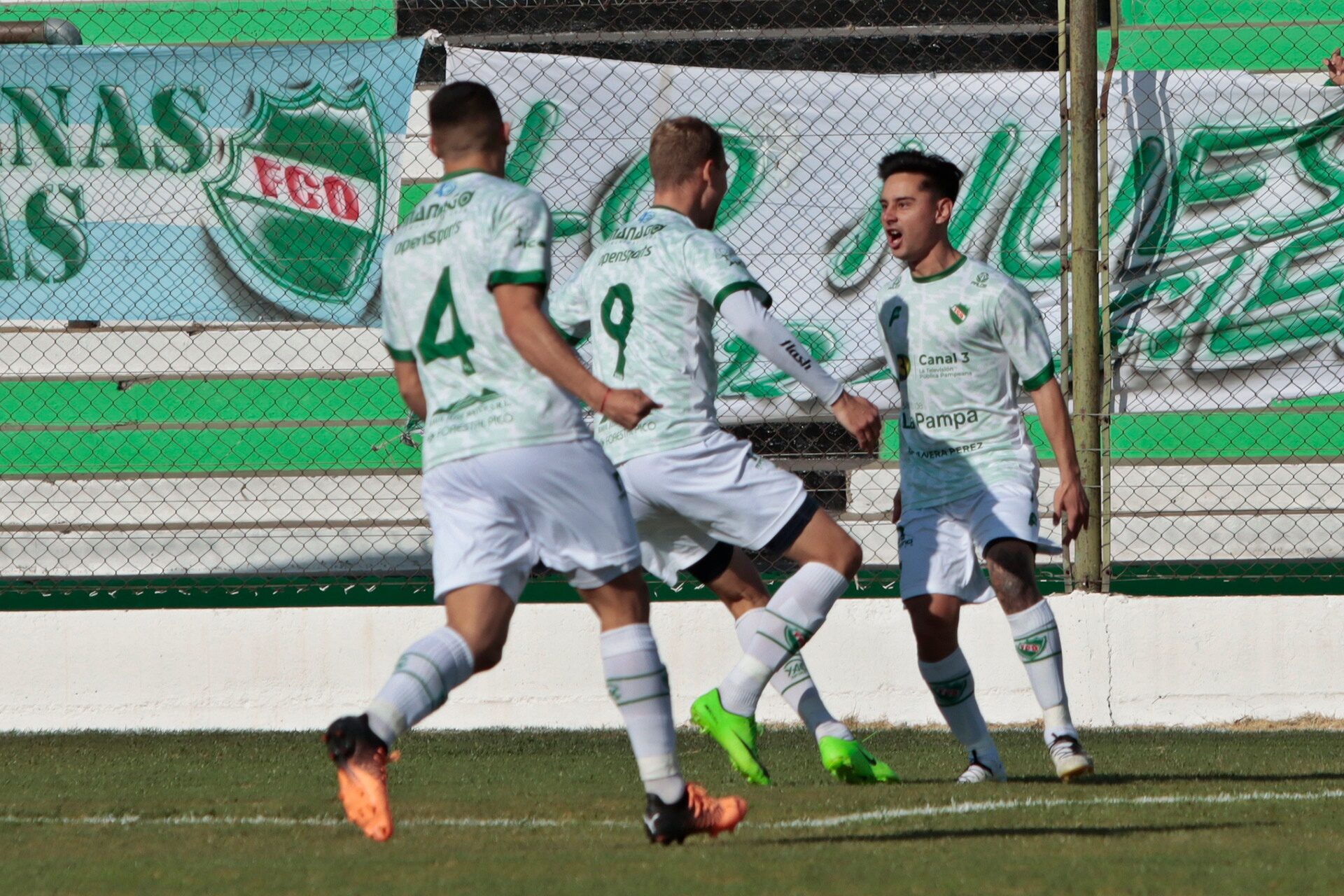 TORNEO FEDERAL «A»: Mirá los goles de Gastón Torres y Federico Vasilchik en el gran triunfo de Ferro