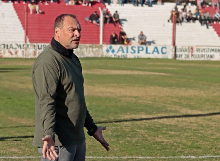 «Todos los equipos son parejos y tenemos las mismas chances de clasificar», manifestó el técnico de Costa, Alberto Boggio