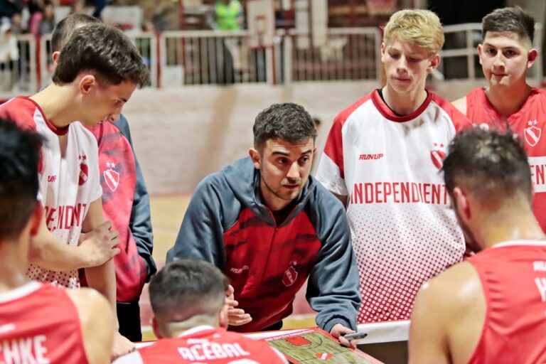 Arrancan las semifinales del Pre-Federal de Básquet: «Aprovechamos al máximo el parate para entrenar y llegar bien a este fin de semana», aseguró Juan Pagnanini, DT de Independiente