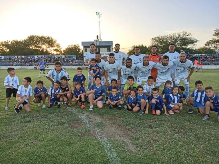 Alvear FBC terminó con 10 jugadores y se trajo un empate de San Cayetano