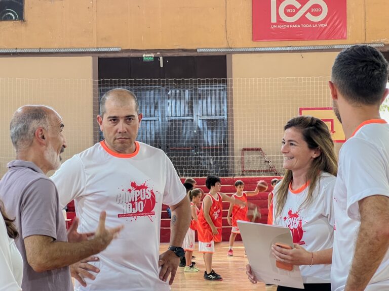 El deporte uniendo a jóvenes en el «Campus Rojo 2023 de Básquet» en Sportivo Independiente