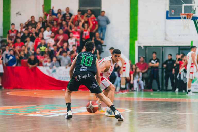 Ferro de Pico volvió a demostrar su gran momento y eliminó a Independiente