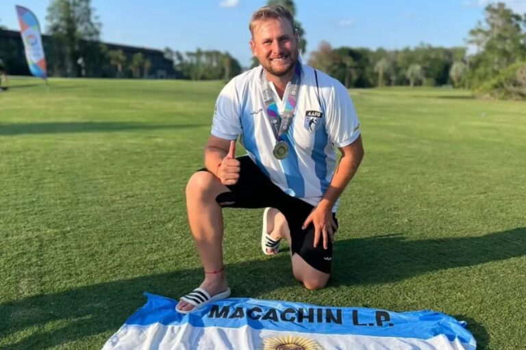 El pampeano subcampeón mundial de futgolf, Brian Villarreal, afirmó que «es mucho más golf que fútbol» y plasmó el deseo de traer el deporte a Pico