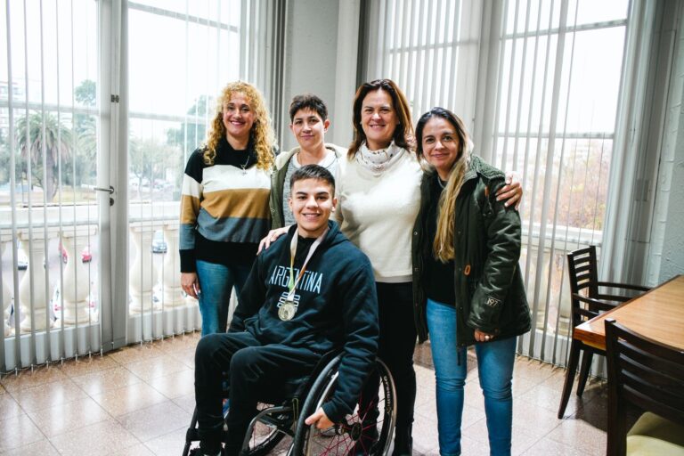 El campeón Parapanamericano, Valentín Gómez Piñero, fue recibido por la Intendenta local