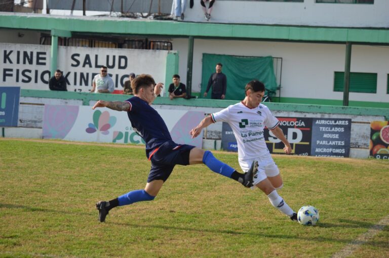 Terminó sufriendo, pero el empate no es mal premio para Ferro en su paso por San Juan
