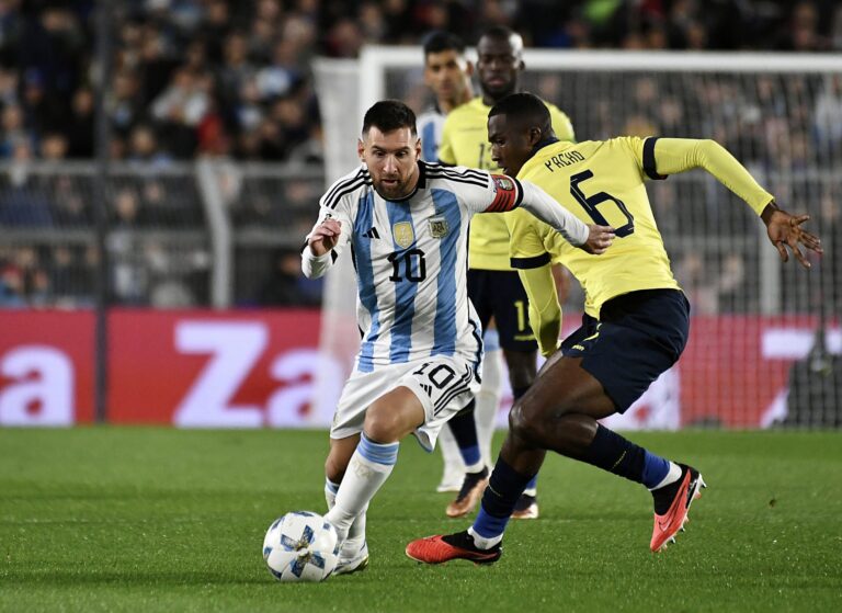 Partidazo de «Cuti» Romero y golazo de Messi: Argentino ganó y empezó con éxito la defensa del campeonato mundial
