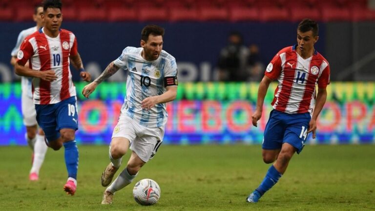 Con Messi en el banco y una bandera a estrenar en las tribunas, Argentina está lista para medirse con Paraguay