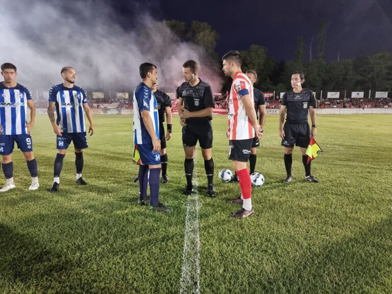 Arbitrajes que minimizan esfuerzos y empañan la pasión del fútbol del interior