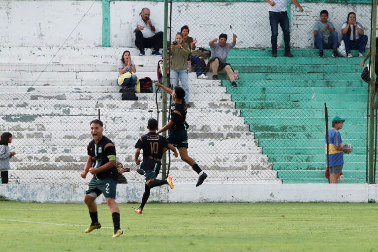Alvear FBC y Ferro de Alvear exponen su liderazgo ante Independiente y Racing en la fecha 4