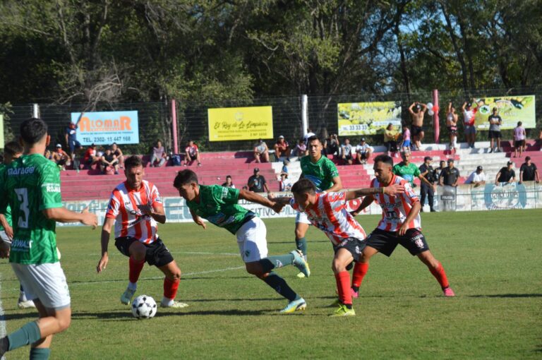 Se suspendió el clásico entre Costa y Ferro: cayeron proyectiles al campo de juego