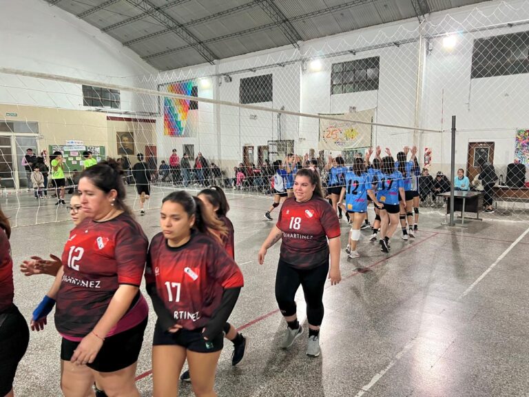 Más de 300 deportistas en el inicio de la Liga Municipal de Vóley