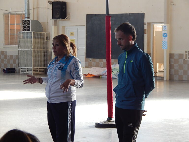 La entrenadora campeona del mundo con la Selección Argentina de Cesto llegó a General Pico para realizar una capacitación