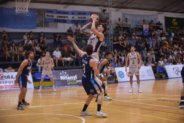Remontada «Decana»: Pico FBC celebró su tercer triunfo consecutivo