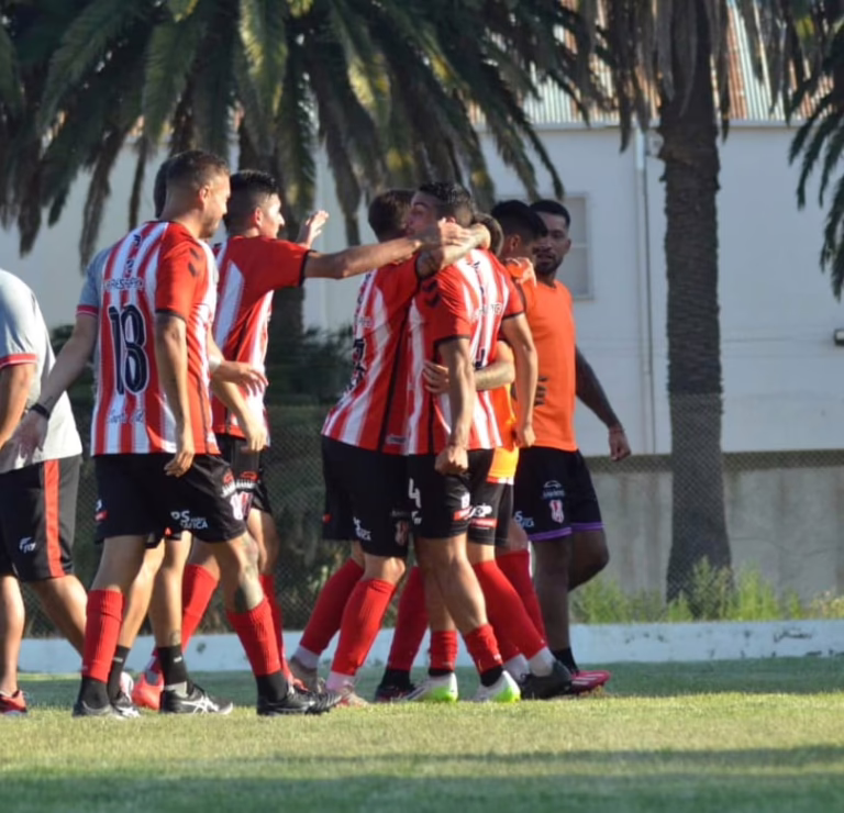 Regional Amateur: Costa goleó y es finalista