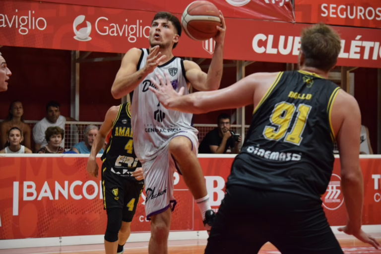 Pico FBC cerró el cuadrangular con una sonrisa: triunfo ante Amancay y foco en el Clausura