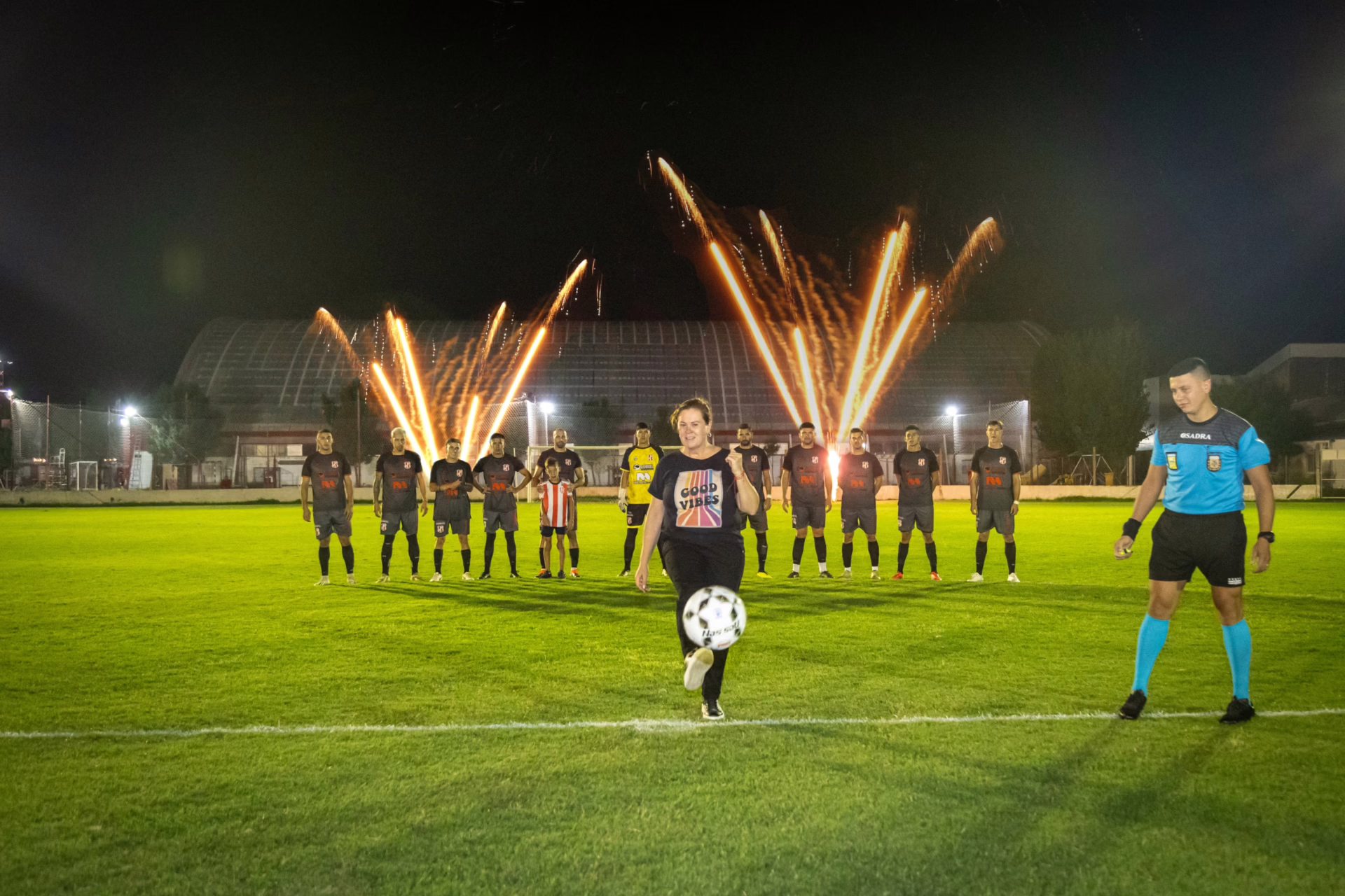 La Liga Pampeana de Fútbol inauguró su centenario con el puntapié inicial de la intendenta Fernanda Alonso