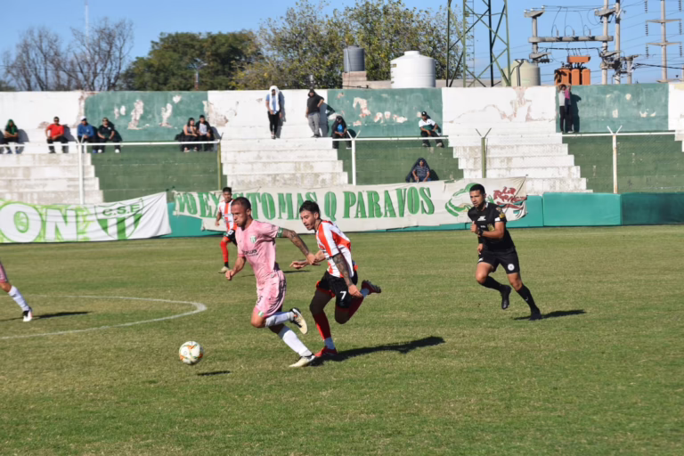 Costa Brava sufre su primera derrota en el Federal A ante Estudiantes