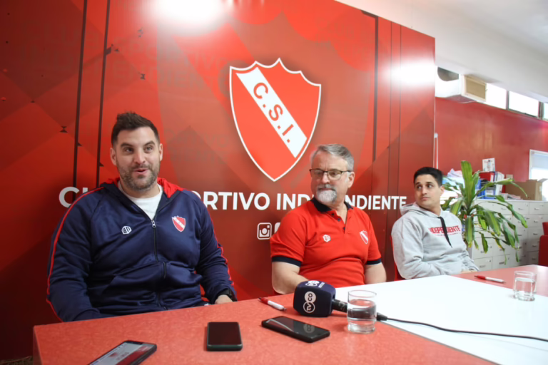 Sportivo Independiente presentó a Agustín Ponissi como nuevo DT: “Buscamos una mayor integración con las inferiores”