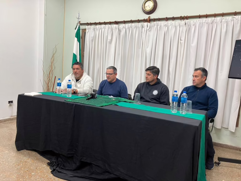 Juan Abaurre, nuevo DT de Ferro: “hay que devolver al club al lugar que le corresponde”
