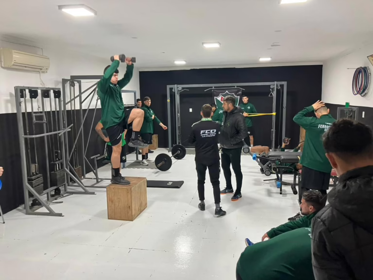 Ferro de Pico puso primera: con Abaurre al mando, el «Verdolaga» inició su camino en el Federal Amateur