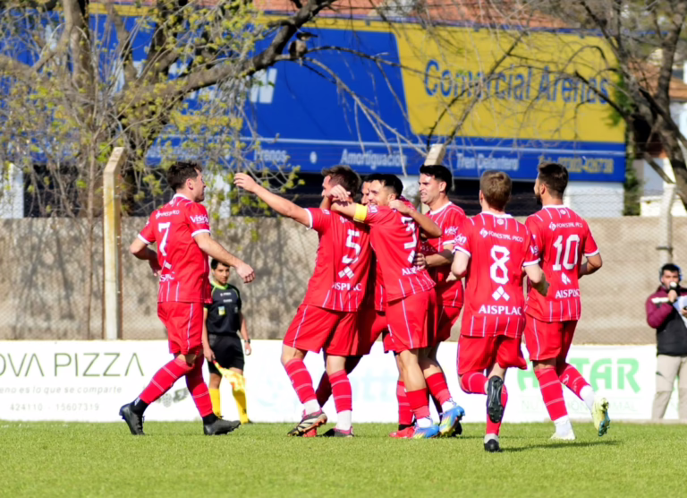 Vibrante arranque del torneo provincial de fútbol con sorpresas y empates