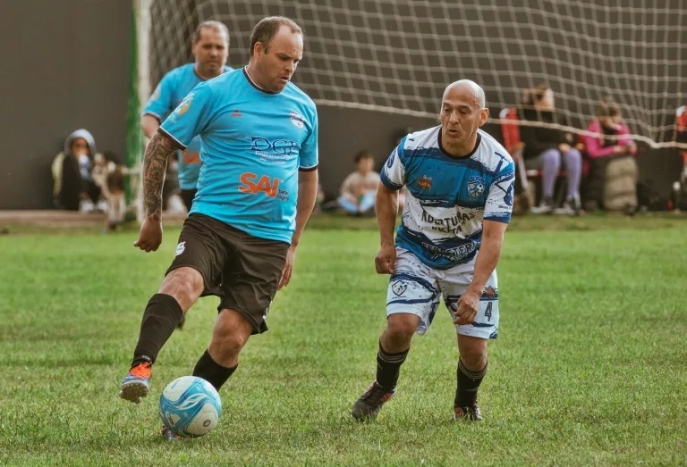El «Torneo Entre Amigos» vivió una decimosexta fecha a puro gol y emoción