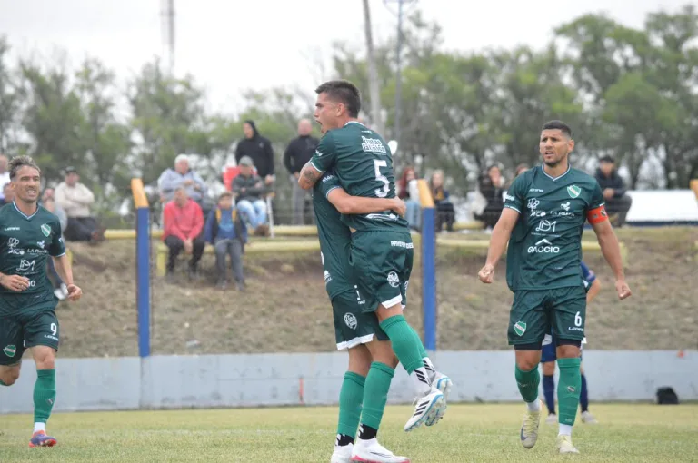 ¡A lo Ferro! El «Verde» sacó chapa en Trenel, venció 2-0 a All Boys y selló su clasificación