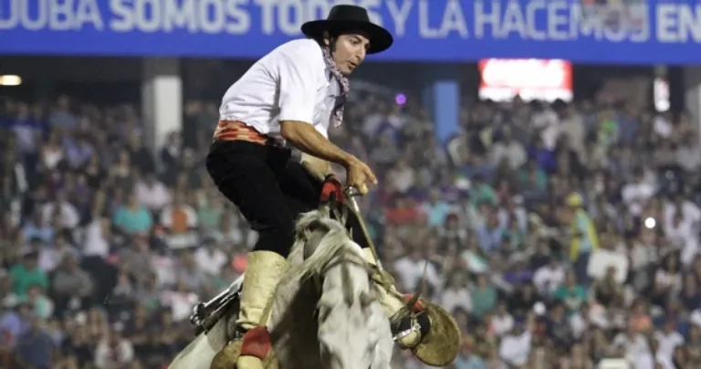 Jesús María: Alejandro Cruz Ramos brilló en la cuarta noche y acecha la punta en Bastos con Encimera