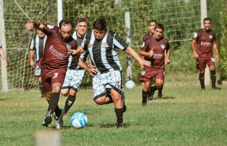 Fútbol Amateur: Se definieron los cruces de octavos en la +40 y arde la +30 tras la quinta fecha del torneo «Entre Amigos»