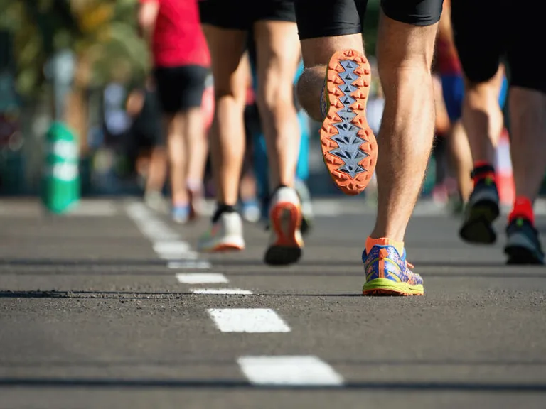 General Pico será sede de una ultramaratón internacional: atletas de elite buscarán marcas mundiales en el Paseo Belgrano