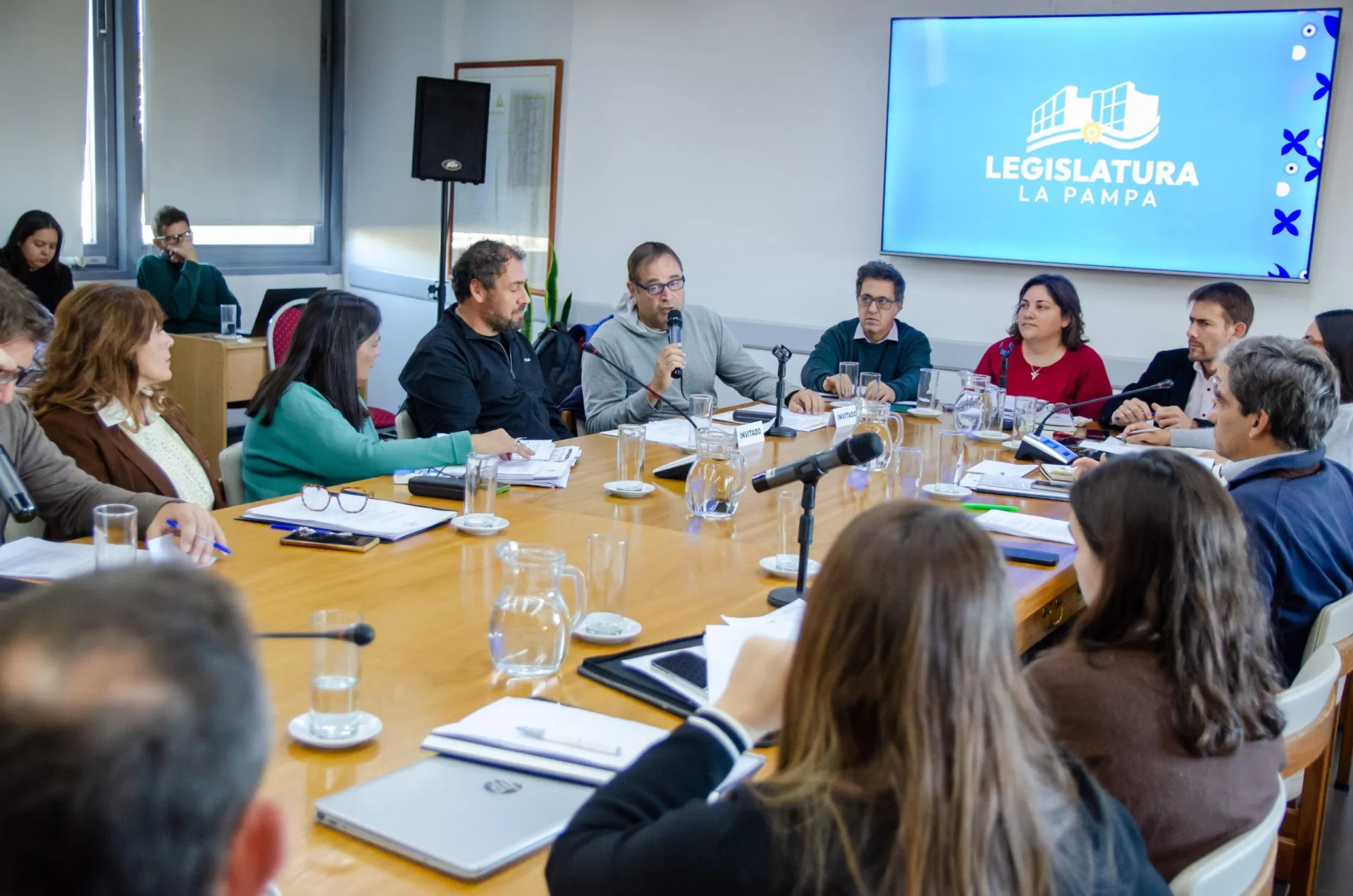 Debate en la Legislatura: impulsan la inclusión deportiva para neurodivergentes y cruces por la estrategia judicial en defensa de los ríos